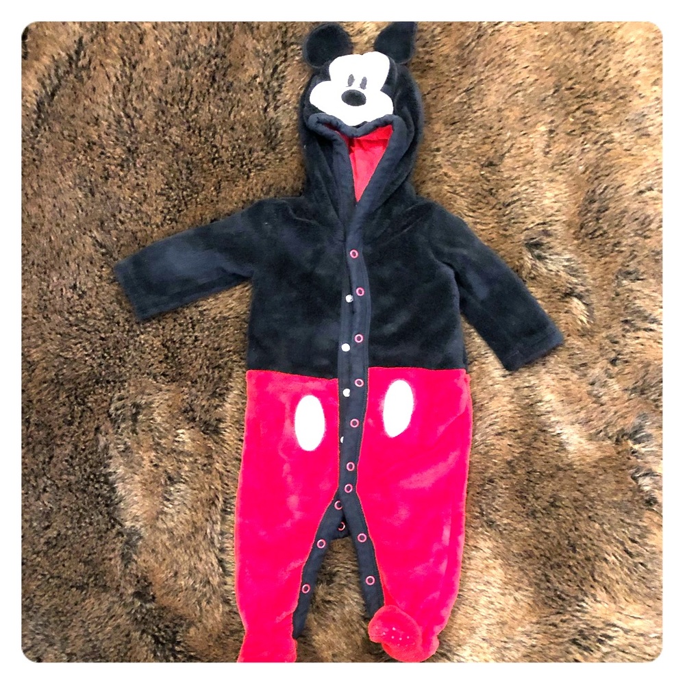 Cozy Mickey Mouse outfit